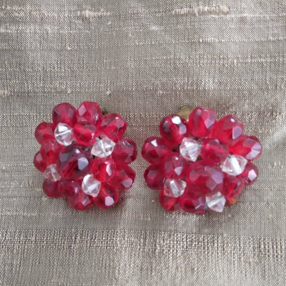 VINTAGE GERMANY CLUSTER RED & CLEAR GLASS CLIP ON EARRINGS